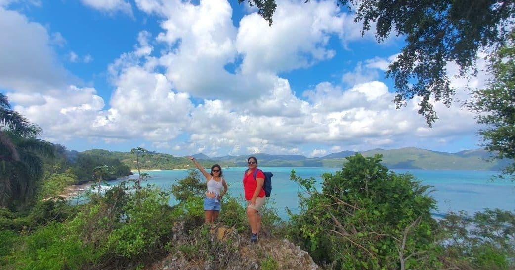 Private Hike to Seven Hidden Beaches, with Boat Return gallery image