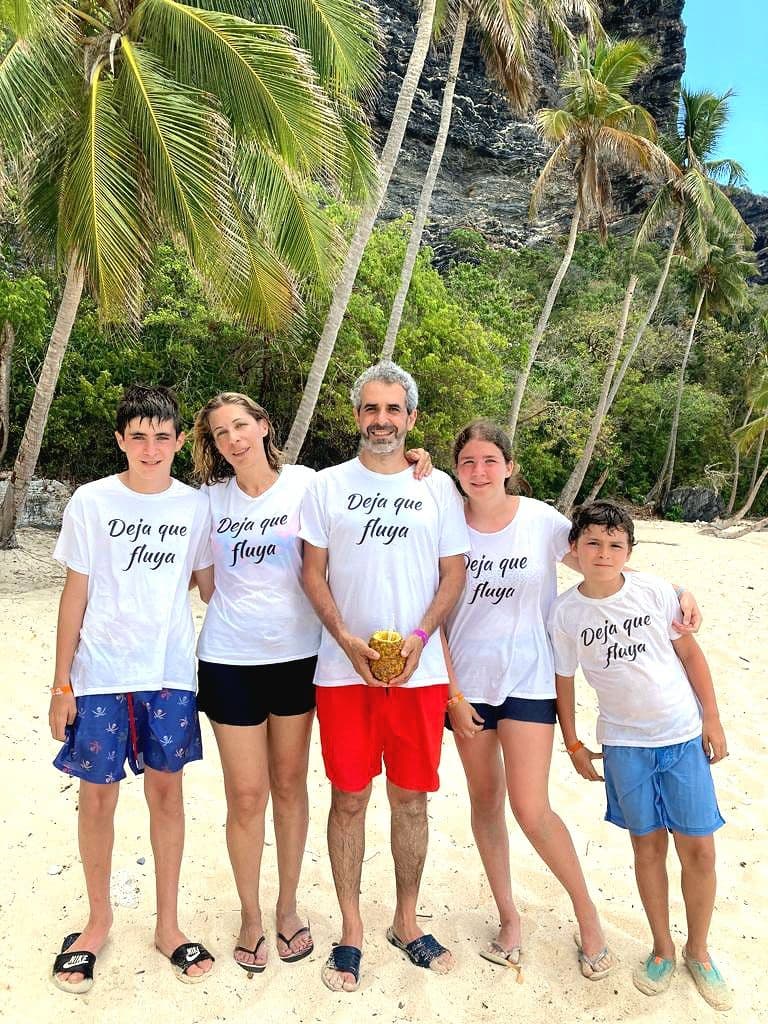 Private Hike to Seven Hidden Beaches, with Boat Return gallery image