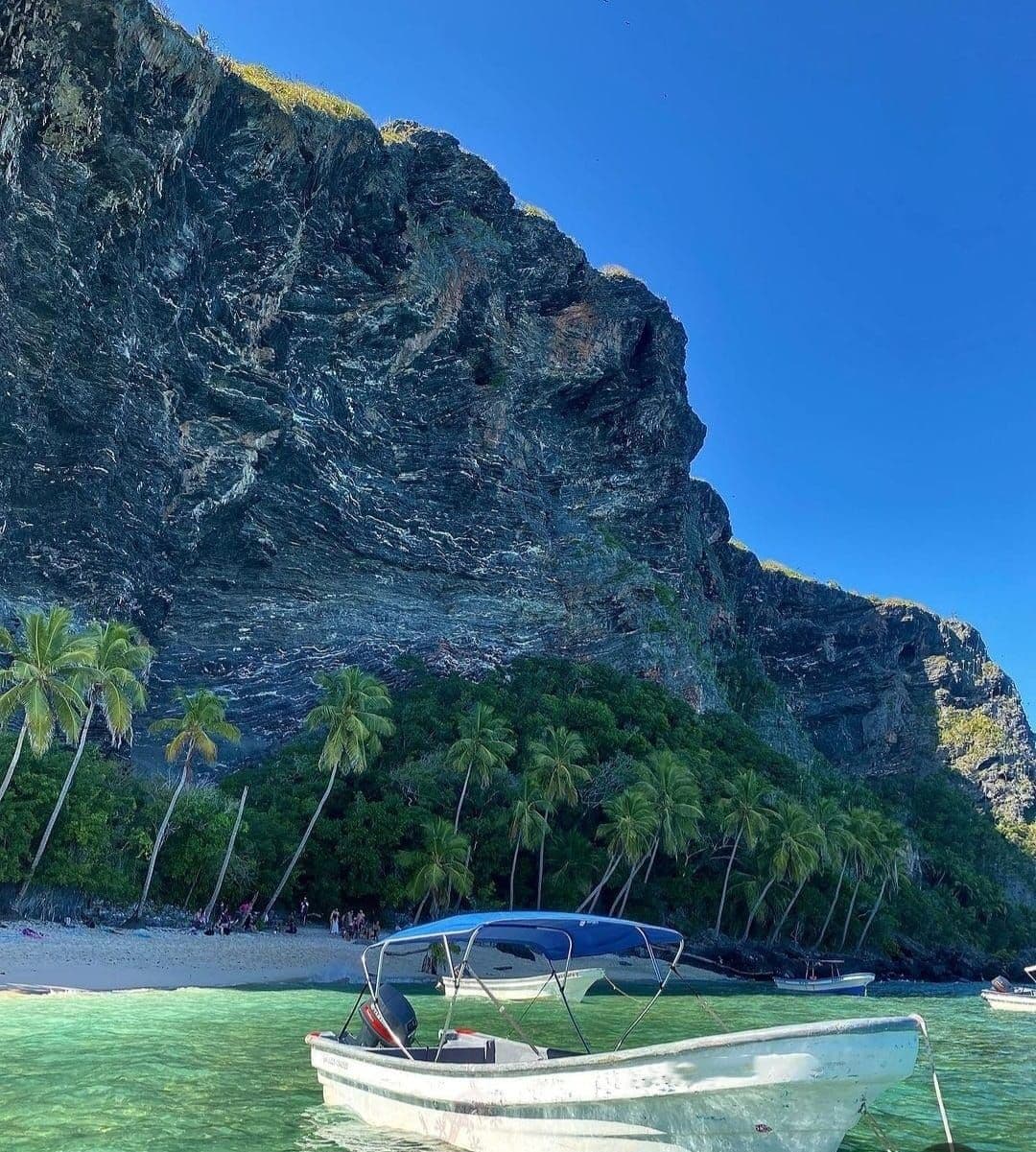 Private Boat Trip to Playa Frontón & Playa Madama