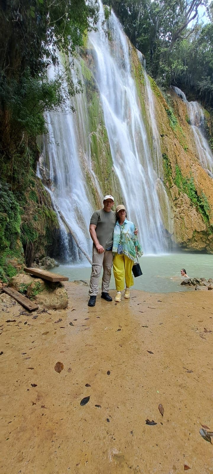 Private El Limón Waterfall Hike for 2, with Buffet Lunch gallery image