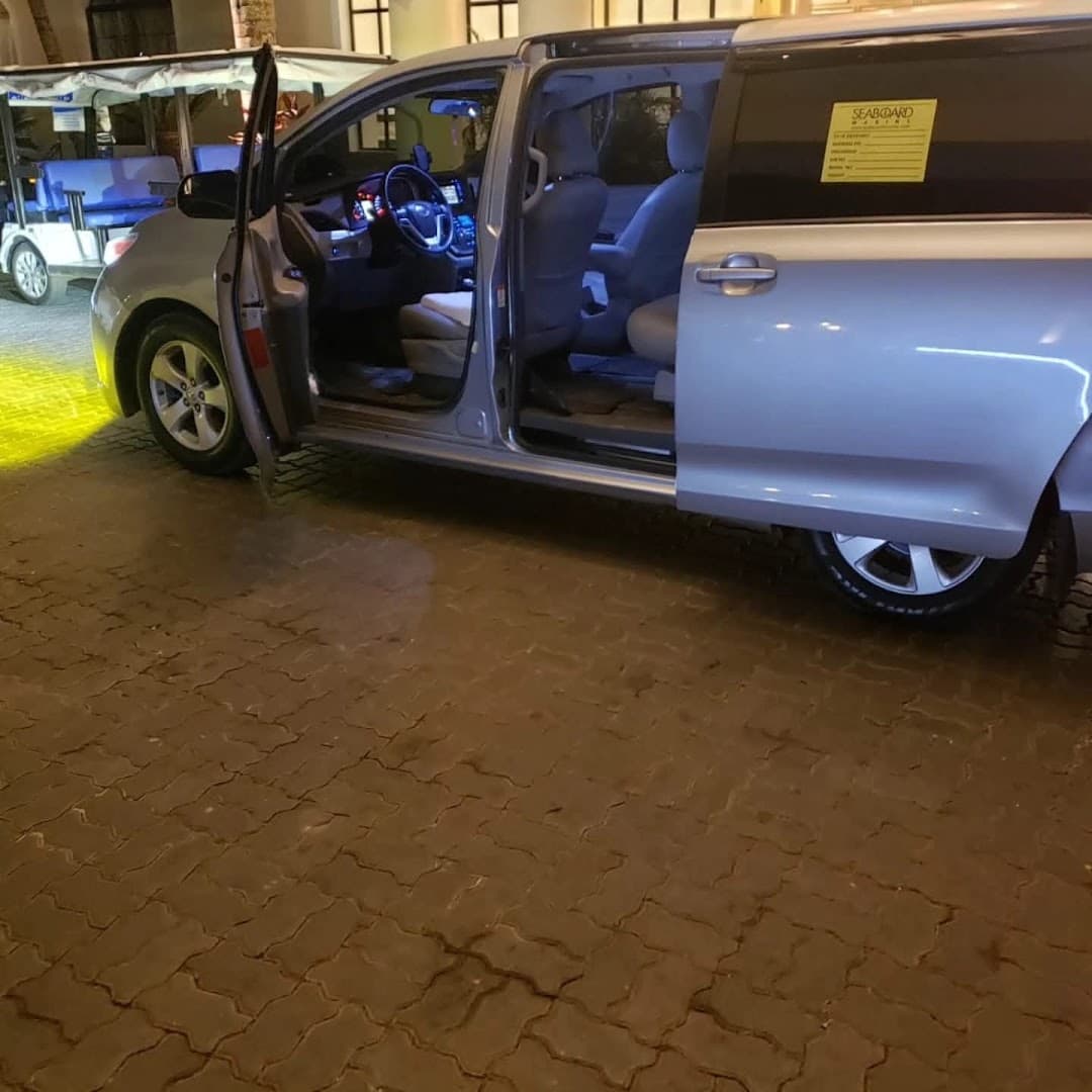 Taxi & Airport Transfers — Samaná