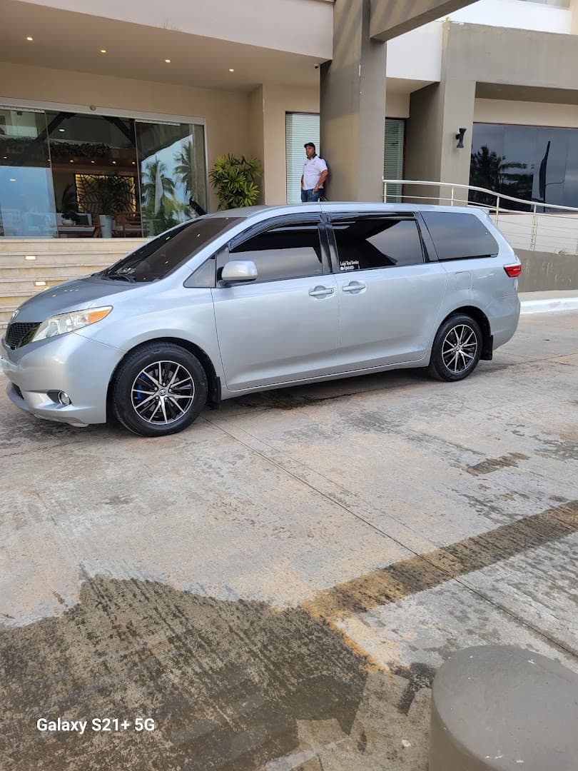 Taxi & Airport Transfers — Samaná gallery image