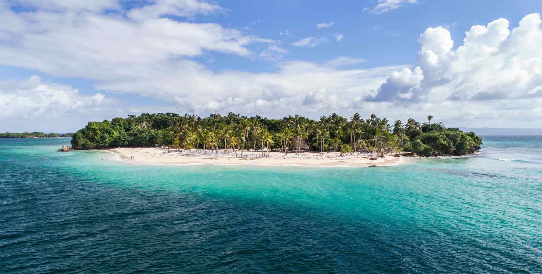 Sailing Catamaran to Cayo Levantado, with Two Snorkel Stops