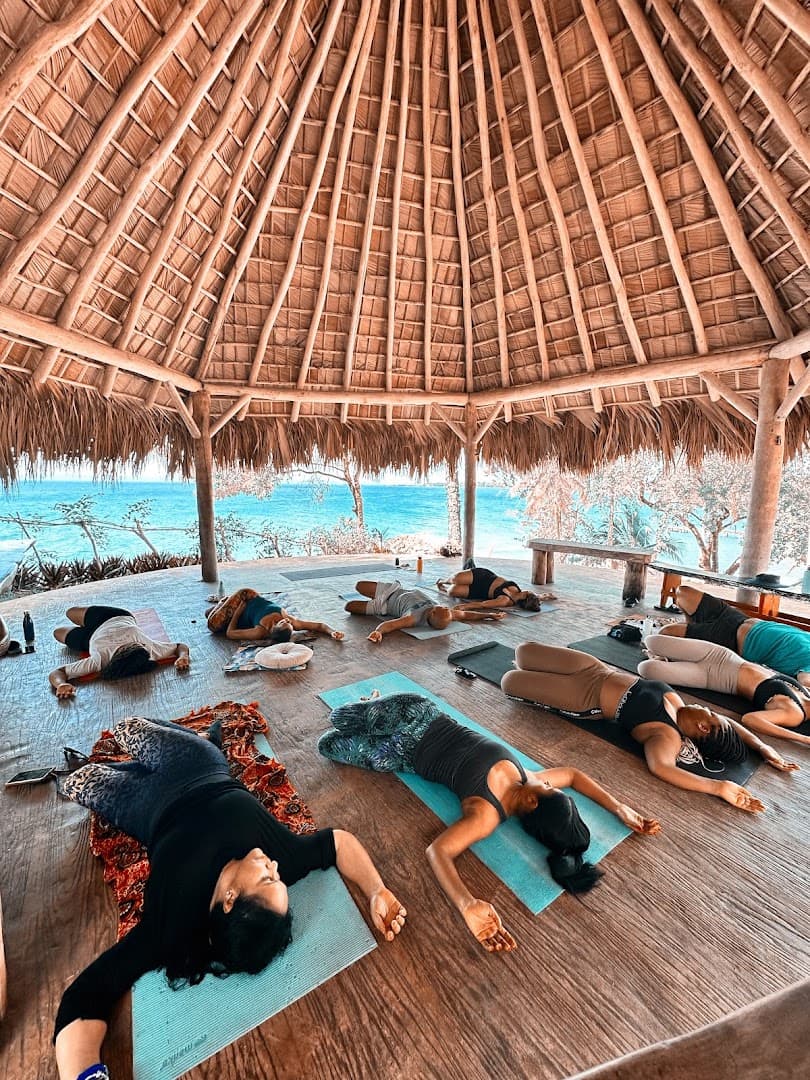 Yoga y Meditación con Sonido con Indhira Gil Cueto, Samaná