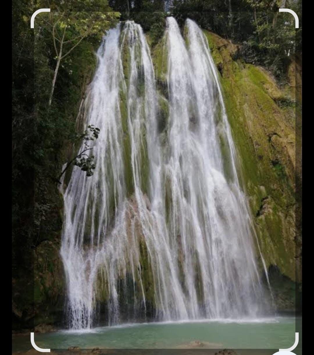 Cascada de El Limón con recogida en el hotel, casa de campo y fábrica de cigarros gallery image