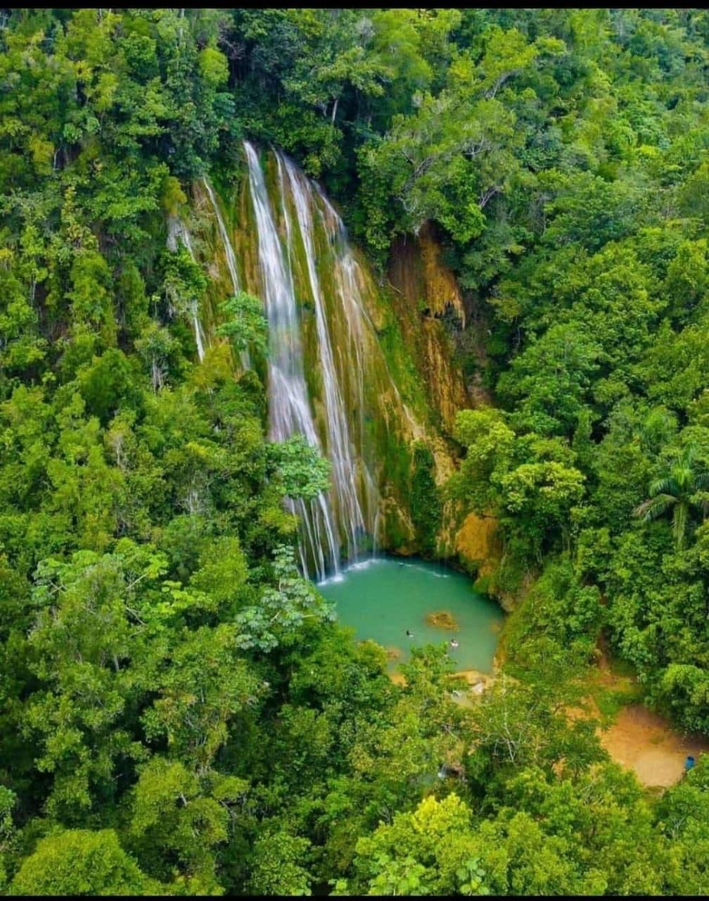 Tour de medio día a la cascada de El Limón, a pie o a caballo gallery image