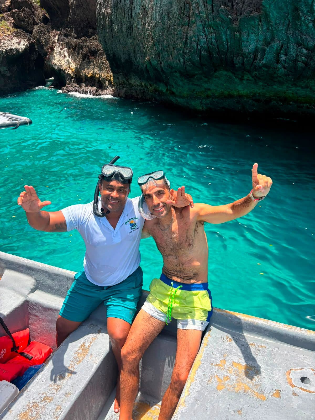 Beach Tour & Snorkeling: Fronton, Madama, Playita & Playa Rincon gallery image