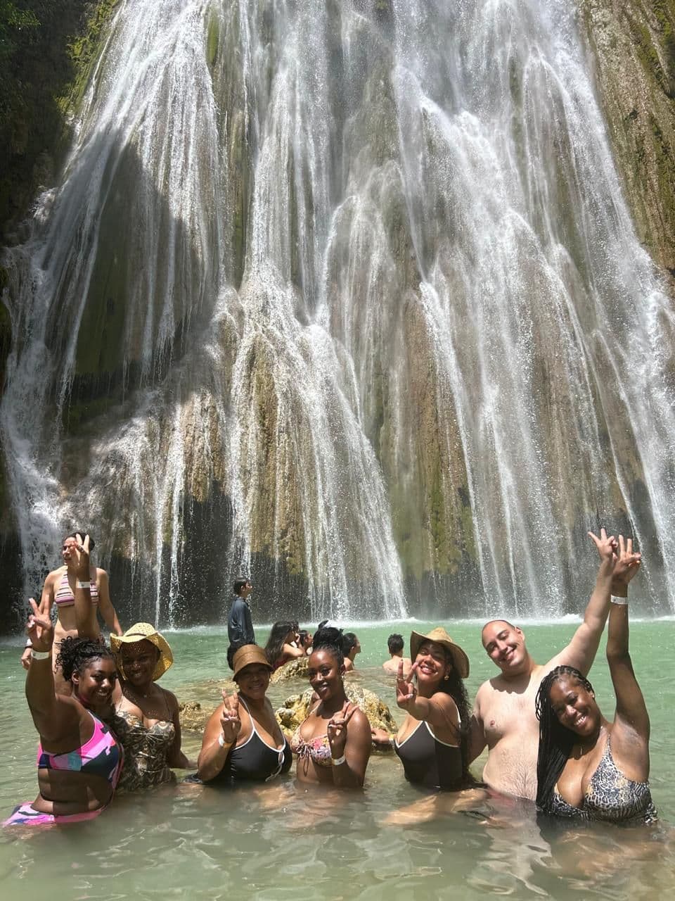 El Limón Waterfall on Foot, with Lunch — Half Day gallery image