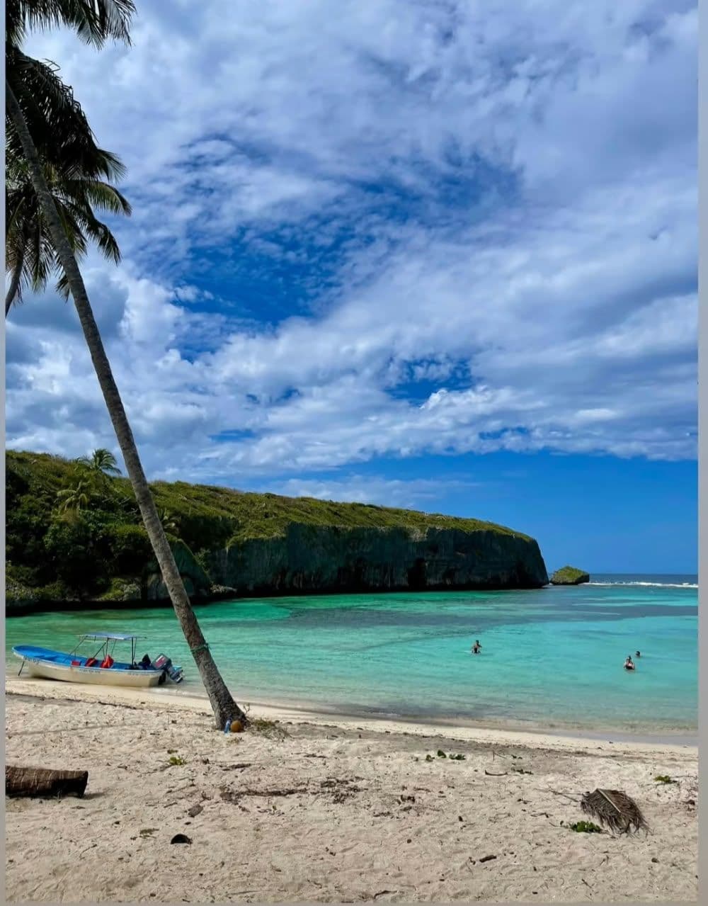 Playa Frontón & Madama by Boat — Lunch, Drinks & Snorkel Gear gallery image
