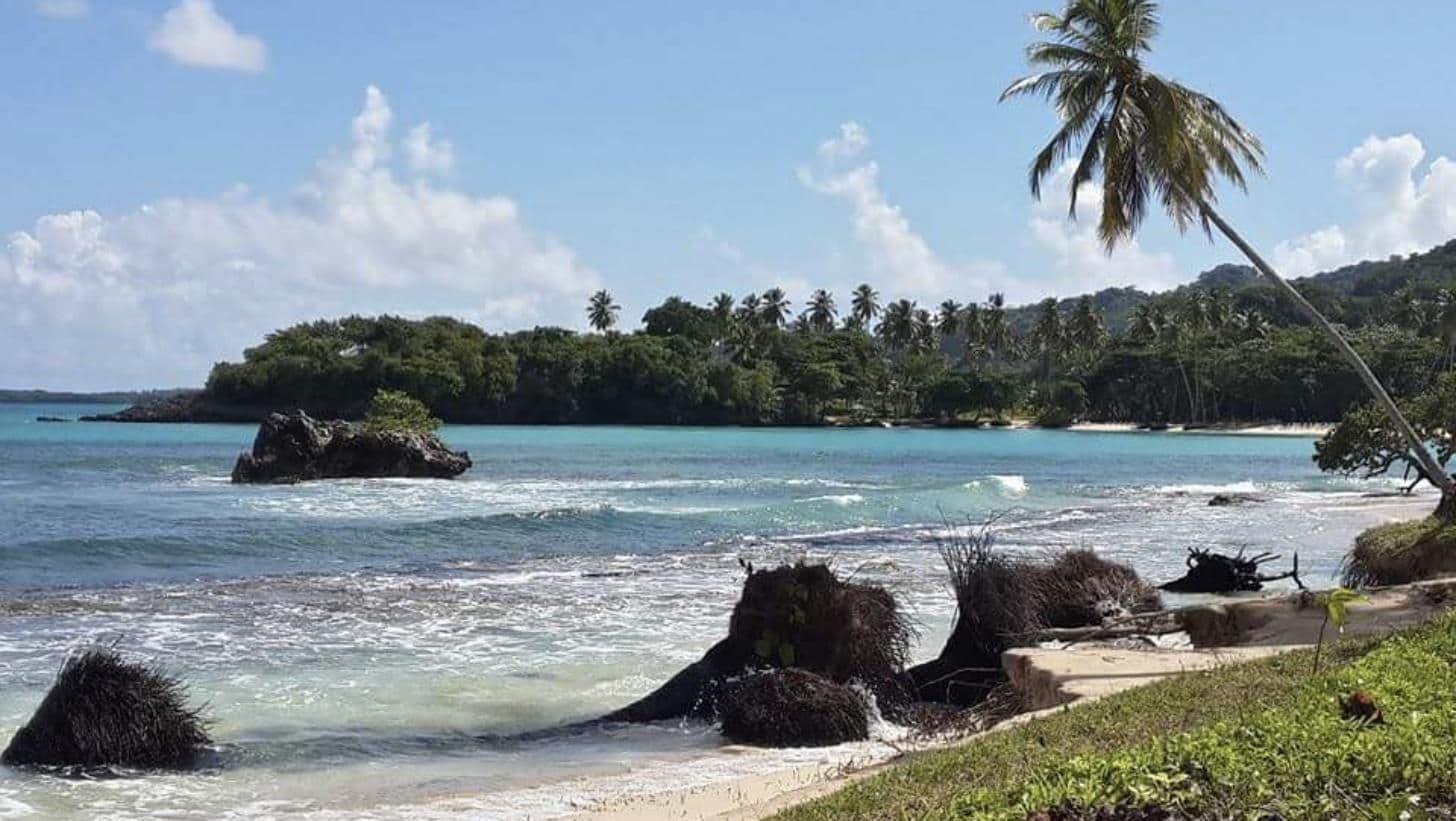 Beach Hopping by Boat or Catamaran