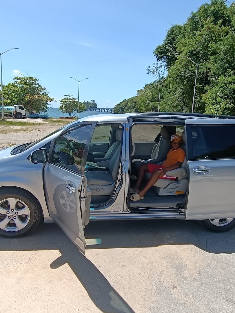 Taxi & Airport Transfers — Samaná