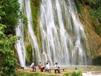 El Limón Waterfall Private Tour with Horseback Ride gallery image