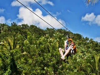 Tour privé de tyrolienne à Samaná avec baignade à la cascade Lulú gallery image