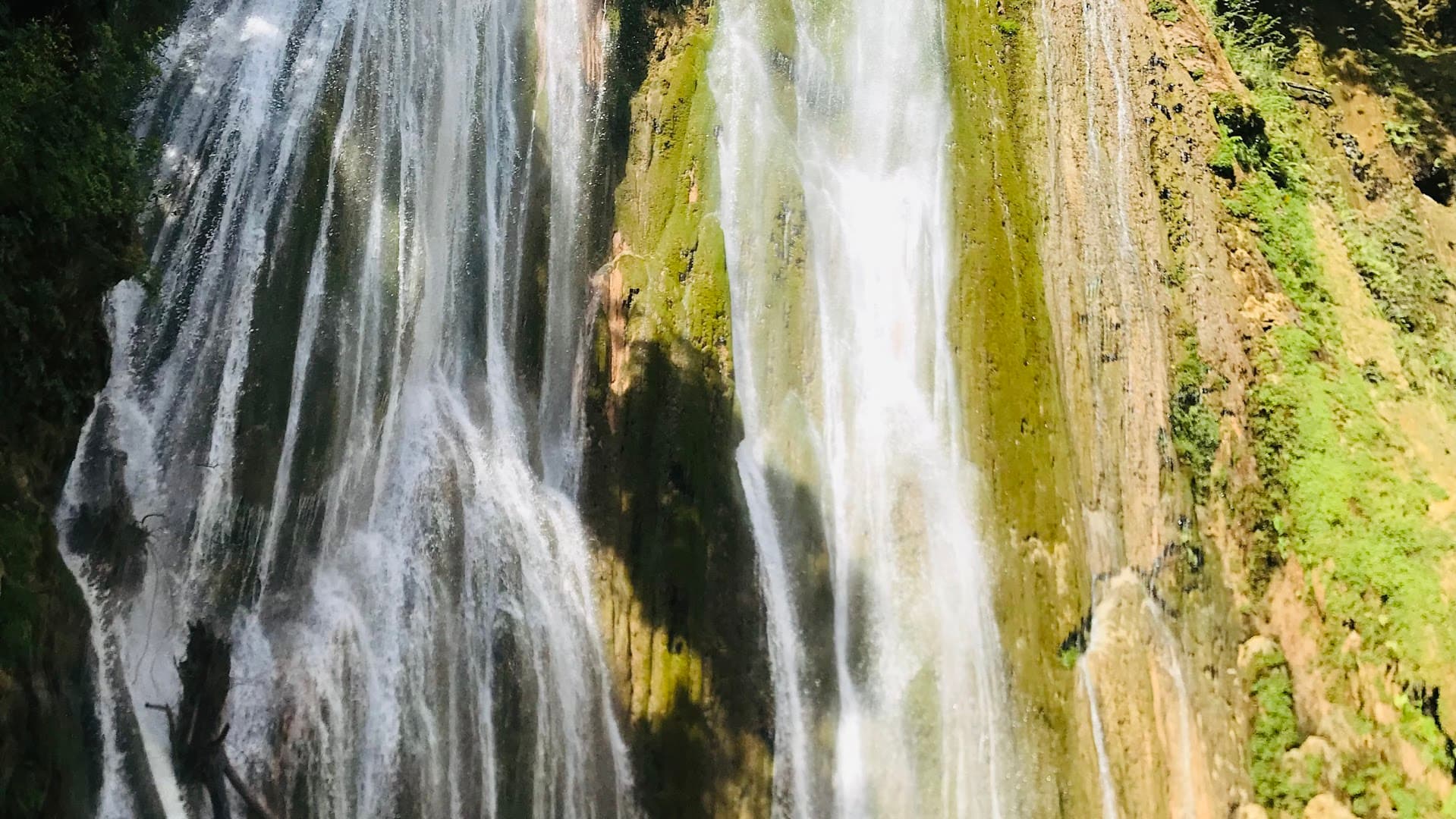Los Cuatro Saltos de El Limón — A Caballo o A Pie
