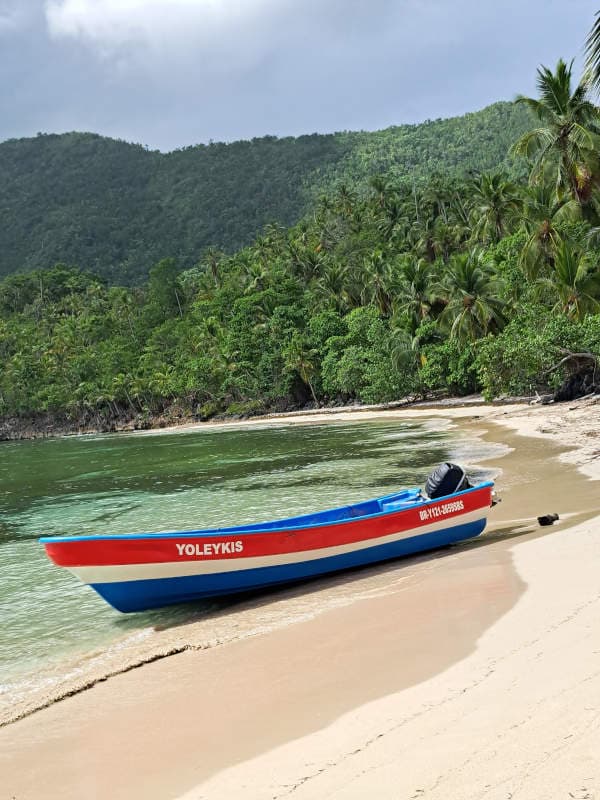 Playa Ermitaño & Playa Onda by Boat from El Valle
