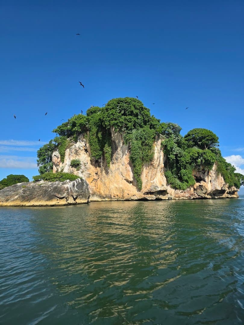Boat Trips to Playa Jackson & Coastal Beaches