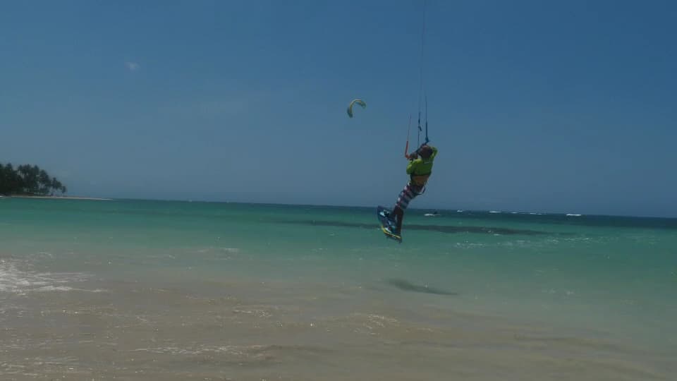 Beginner Kitesurfing Lesson gallery image